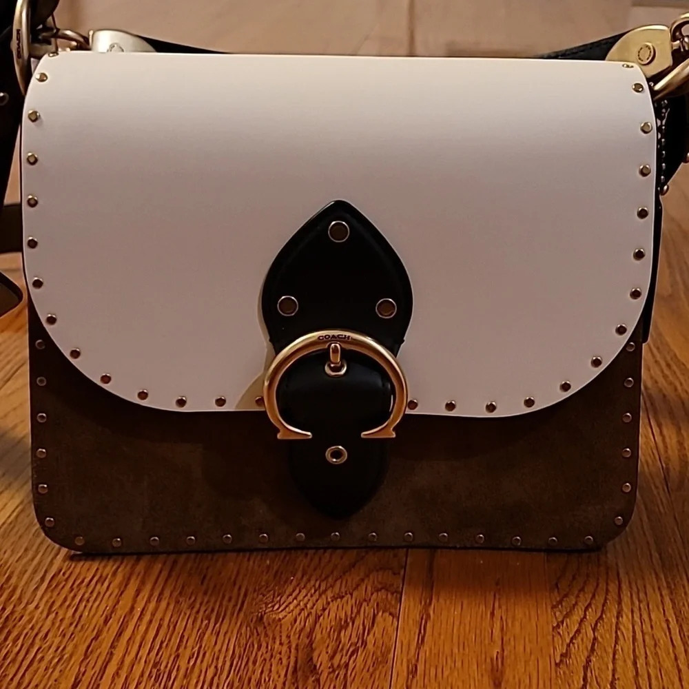 Coach Handbag - Picture 3 of 7